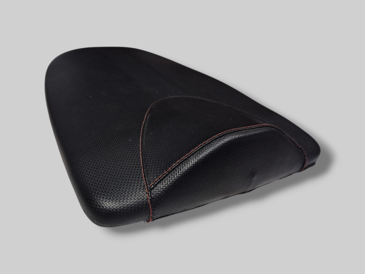 ACHTERPASSAGIERSZADEL AP8129362 Aprilia RSV Mille 2003 / Tuono 02-05 