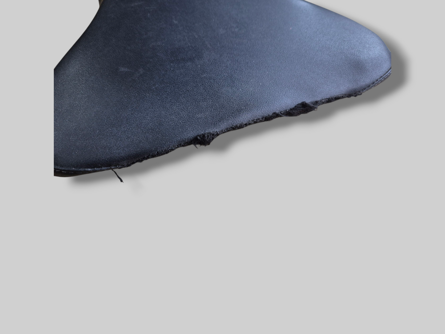 BESTUURDERZADEL AP8129169 Aprilia RSV Mille 01-03 / Tuono 02-05 