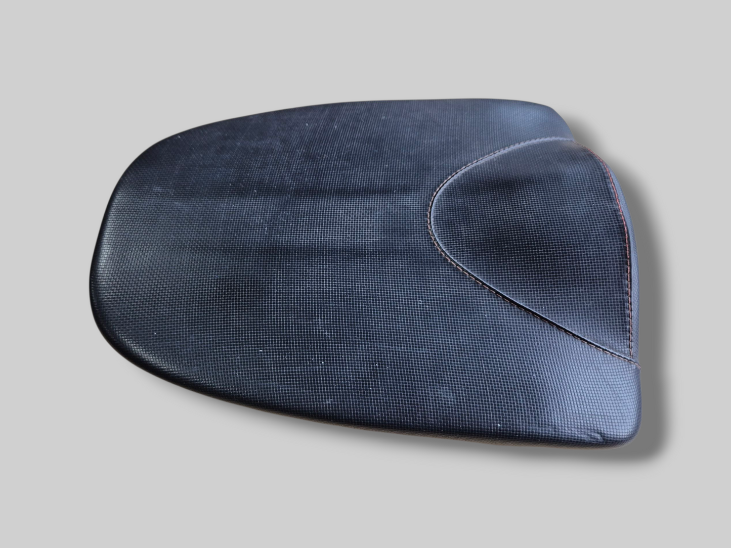 ACHTERPASSAGIERSZADEL AP8129362 Aprilia RSV Mille 2003 / Tuono 02-05 