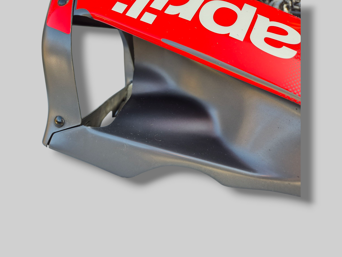 BELLYPAN GLANZEND ZWART AP8168435 AP8168434 Aprilia RSV Mille 1998-2003 