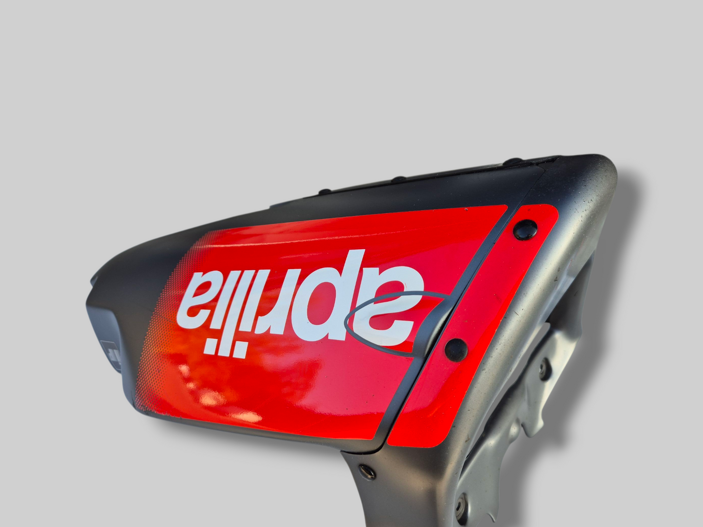 BELLYPAN GLANZEND ZWART AP8168435 AP8168434 Aprilia RSV Mille 1998-2003 