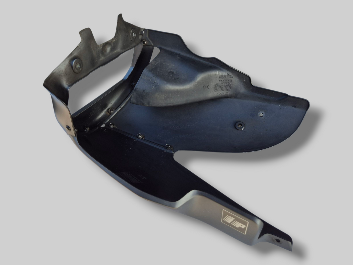 BELLYPAN GLANZEND ZWART AP8168435 AP8168434 Aprilia RSV Mille 1998-2003 