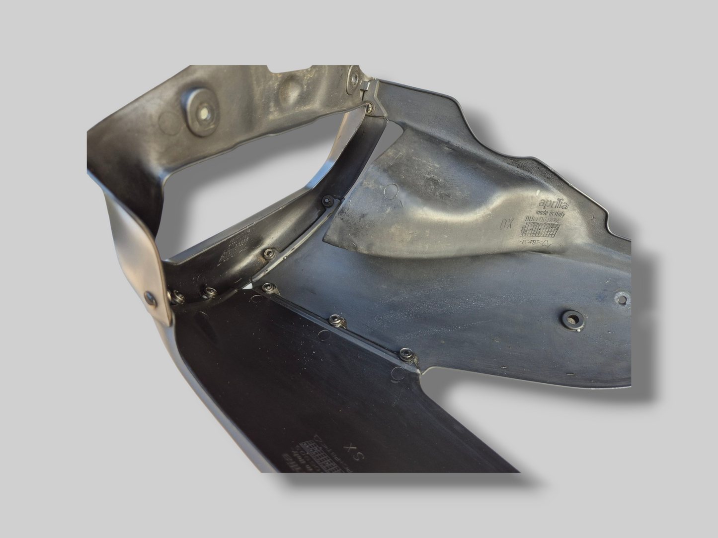 BELLYPAN GLANZEND ZWART AP8168435 AP8168434 Aprilia RSV Mille 1998-2003 