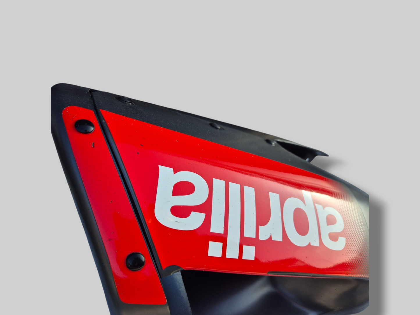 BELLYPAN GLANZEND ZWART AP8168435 AP8168434 Aprilia RSV Mille 1998-2003 