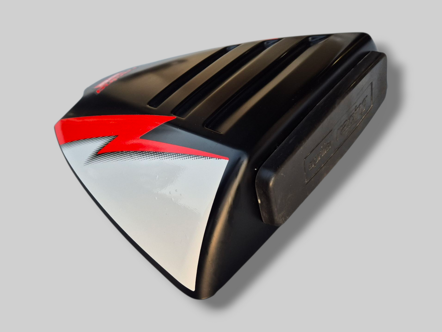 PASSAGIER ACHTER MONOSEAT KAP AP8158688 Aprilia RSV Mille 2001-2002 