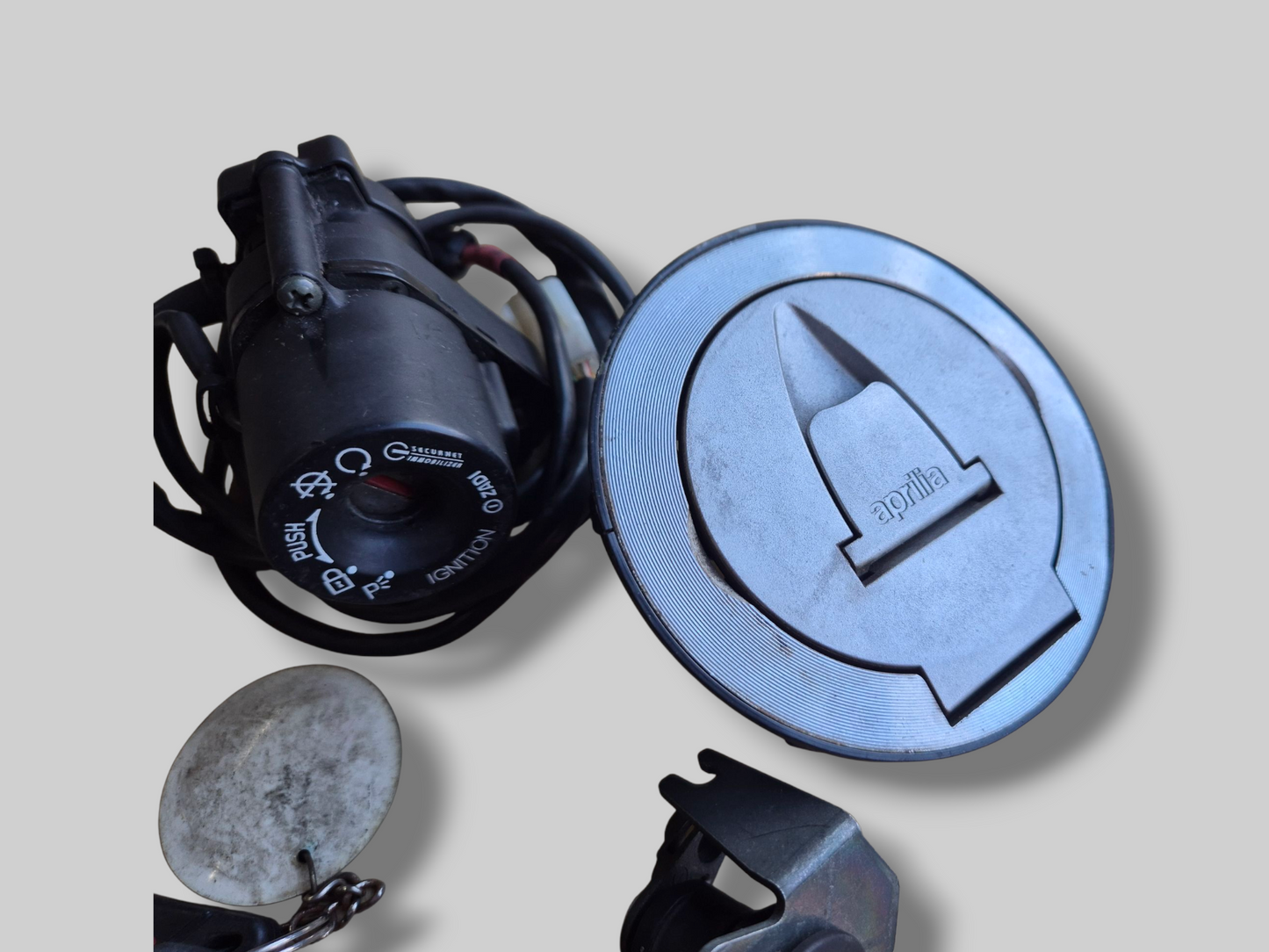 KOPPELINGSSCHAKELAAR AP8124398 Aprilia RSV Mille 98-03