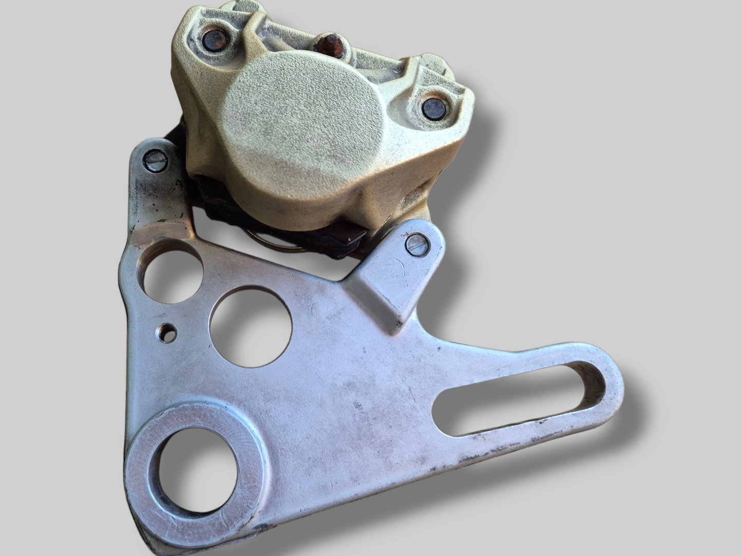 ACHTERREMKLAUW GOUD BREMBO AP8113897 Aprilia RSV Mille 98-03 / Tuono 02-05 