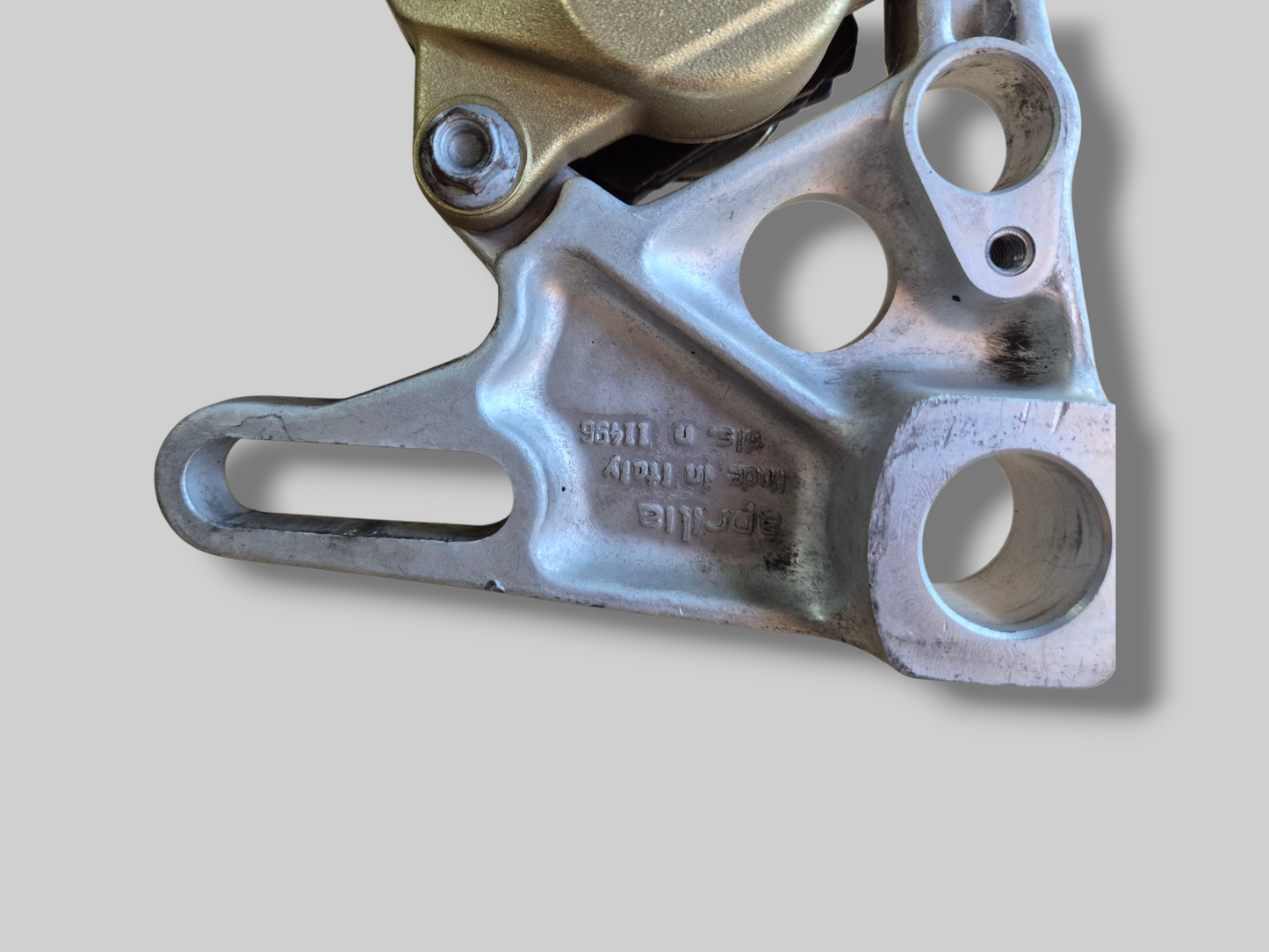 ACHTERREMKLAUW GOUD BREMBO AP8113897 Aprilia RSV Mille 98-03 / Tuono 02-05 