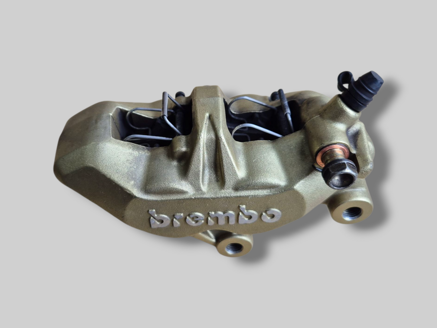 REMKLAUW VOOR RECHTS BREMBO P4 GOUD AP8113970 Aprilia RSV Mille 98-03 / Tuono 02-05