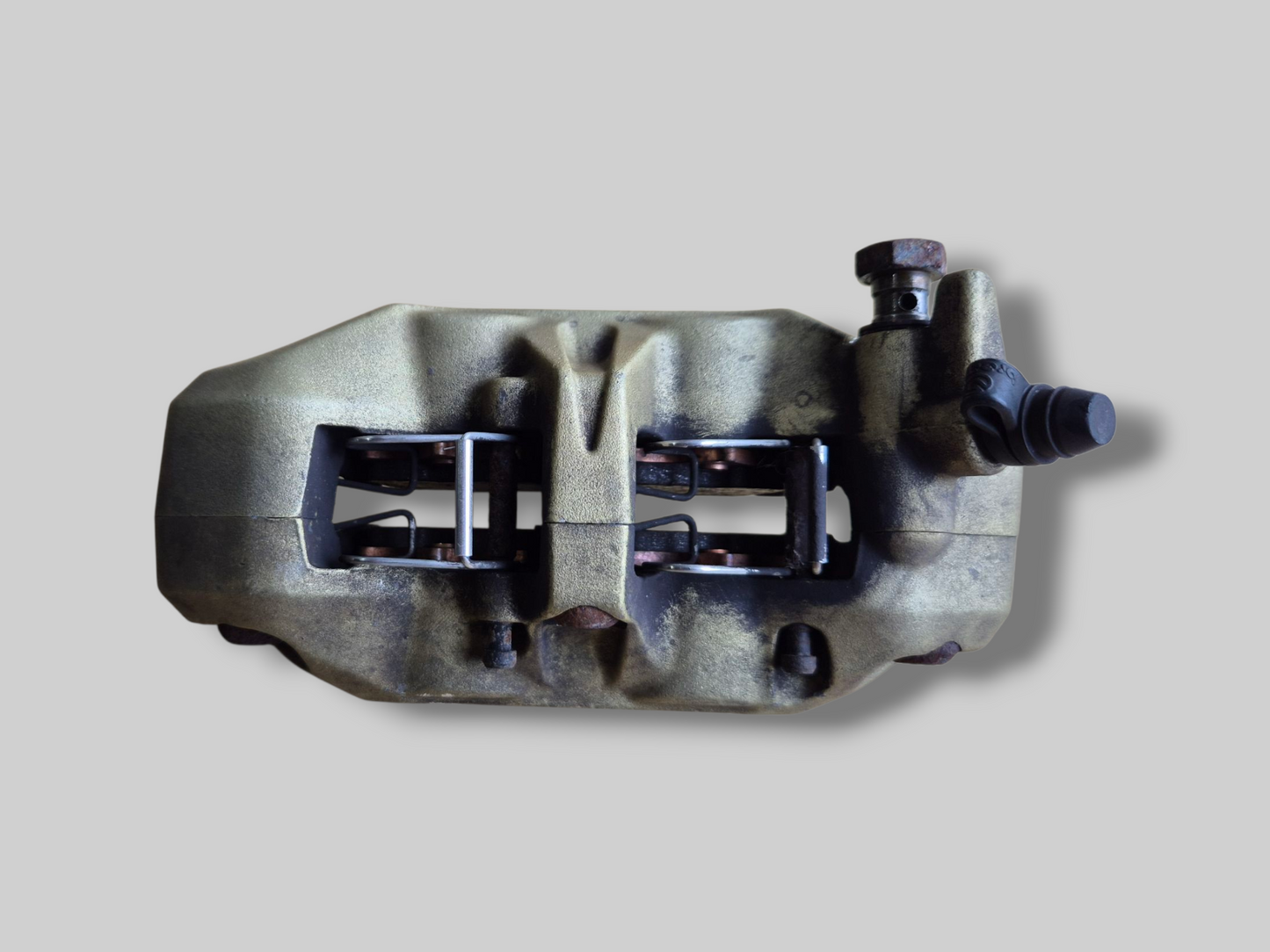 REMKLAUW VOOR RECHTS BREMBO P4 GOUD AP8113970 Aprilia RSV Mille 98-03 / Tuono 02-05