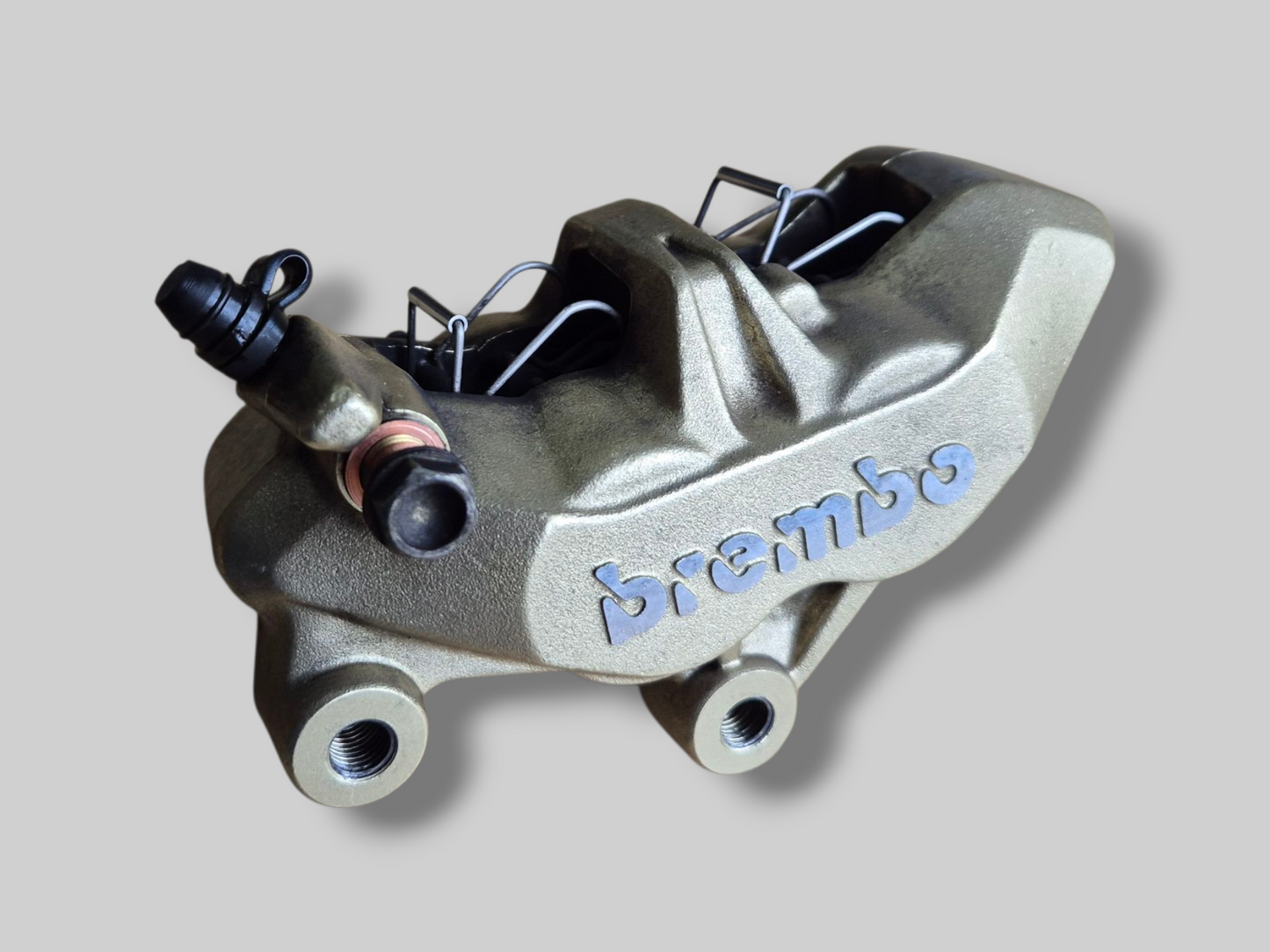 REMKLAUW VOOR RECHTS BREMBO P4 GOUD AP8113970 Aprilia RSV Mille 98-03 / Tuono 02-05