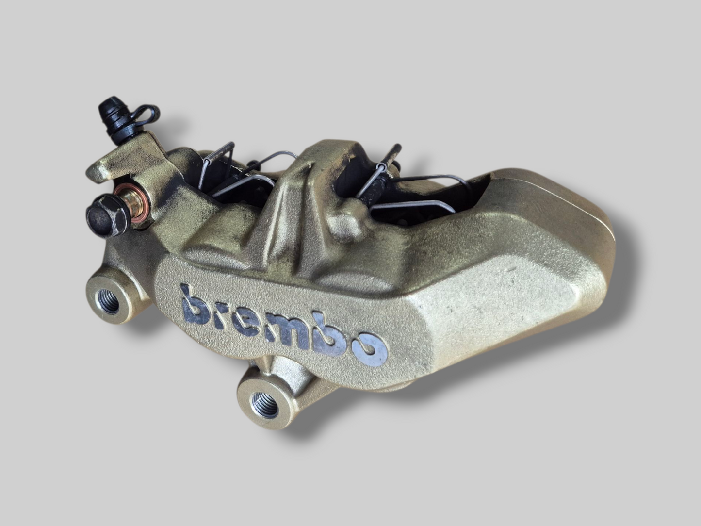 REMKLAUW VOOR RECHTS BREMBO P4 GOUD AP8113970 Aprilia RSV Mille 98-03 / Tuono 02-05