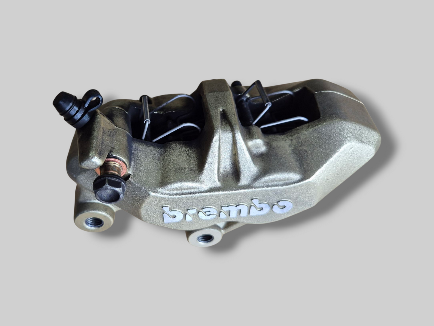 REMKLAUW VOOR RECHTS BREMBO P4 GOUD AP8113970 Aprilia RSV Mille 98-03 / Tuono 02-05