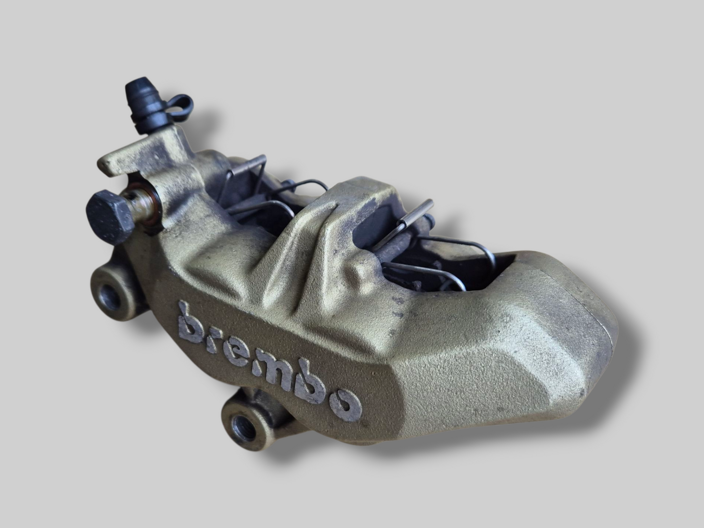 REMKLAUW VOOR RECHTS BREMBO P4 GOUD AP8113970 Aprilia RSV Mille 98-03 / Tuono 02-05