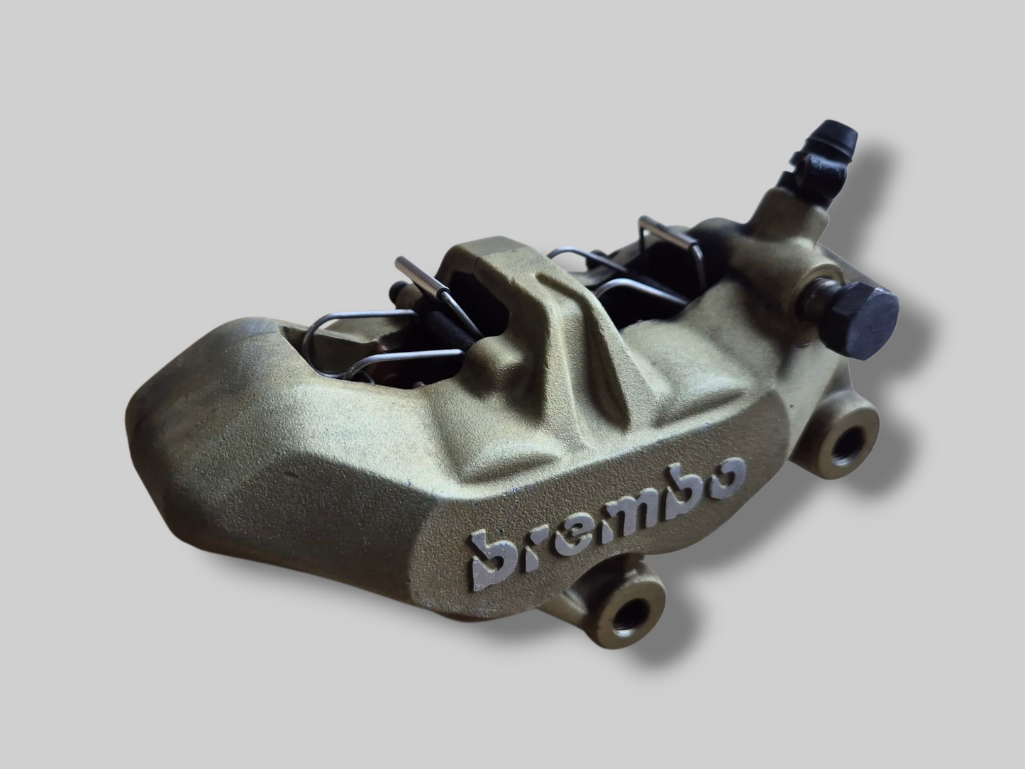 REMKLAUW VOOR RECHTS BREMBO P4 GOUD AP8113970 Aprilia RSV Mille 98-03 / Tuono 02-05