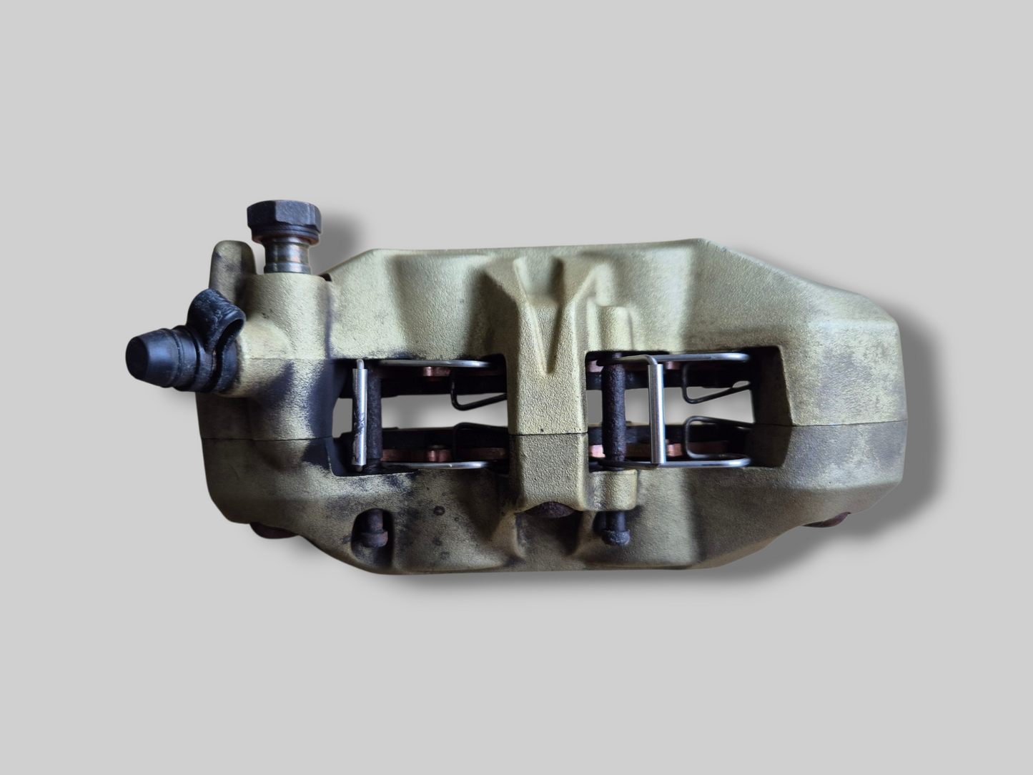 REMKLAUW VOOR RECHTS BREMBO P4 GOUD AP8113970 Aprilia RSV Mille 98-03 / Tuono 02-05