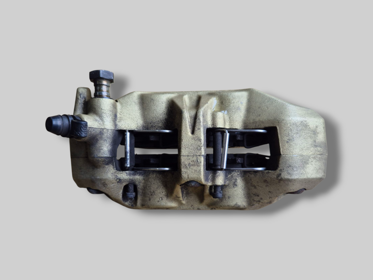 REMKLAUW VOOR RECHTS BREMBO P4 GOUD AP8113970 Aprilia RSV Mille 98-03 / Tuono 02-05