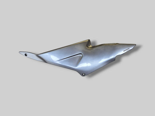 PANNEAU LATÉRAL DU RÉSERVOIR DE CARBURANT CÔTÉ GAUCHE AP8138589 Aprilia RSV Mille 98-03 / Tuono 02-05 