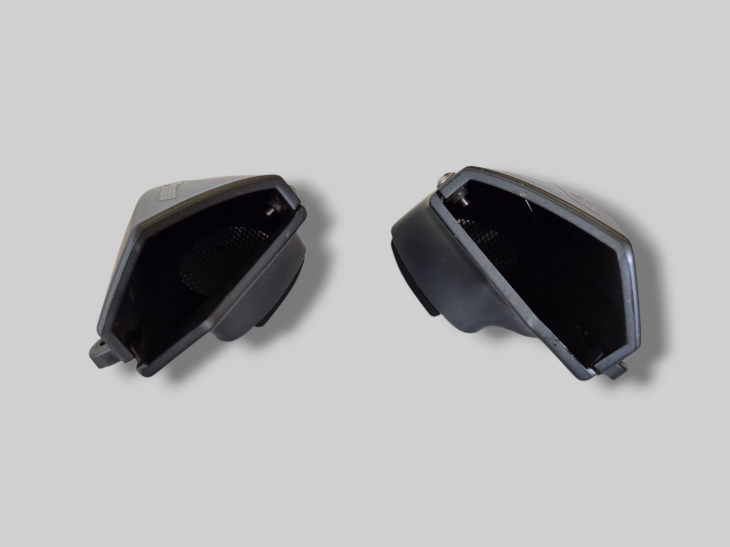 RECHTER LUCHTINLAATKANAAL TUONO MAGNEET GRIJS AP8168231 Aprilia RSV Tuono 2002-2005 