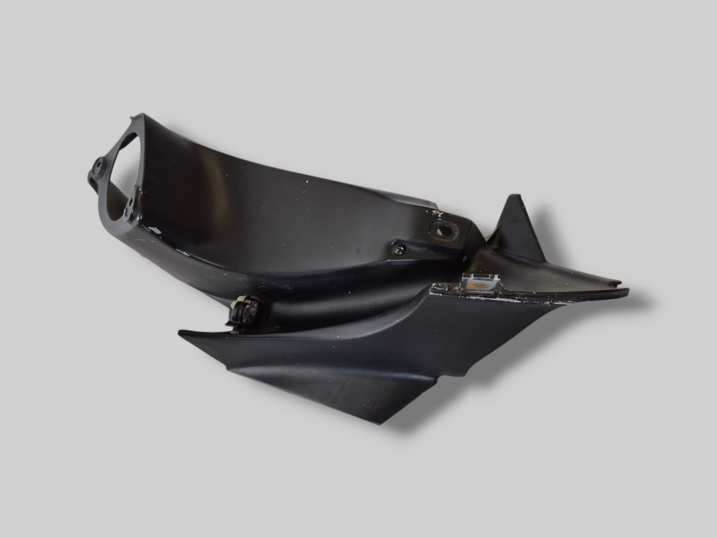 LINKSE INTERNE LUCHTKANAALKUIP, MAT ZWART AP8149278 Aprilia RSV Mille 98-03 