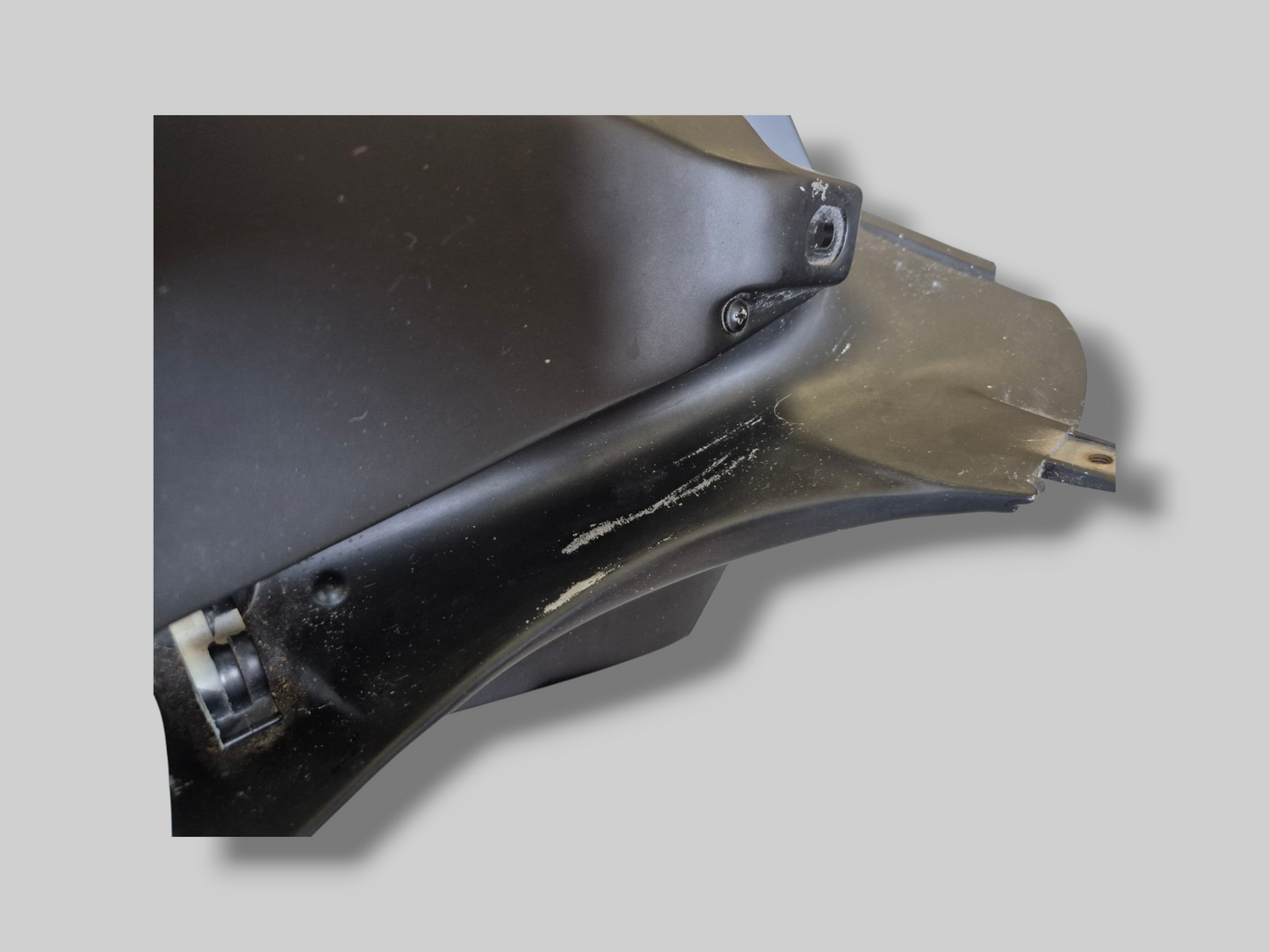 LINKSE INTERNE LUCHTKANAALKUIP, MAT ZWART AP8149278 Aprilia RSV Mille 98-03 