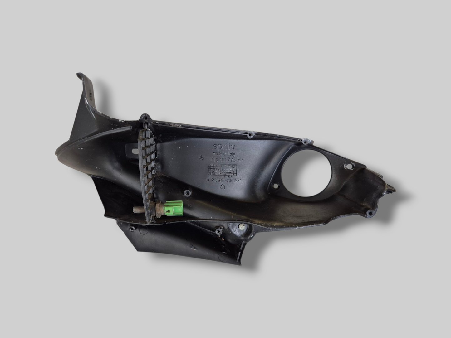 LINKSE INTERNE LUCHTKANAALKUIP, MAT ZWART AP8149278 Aprilia RSV Mille 98-03 