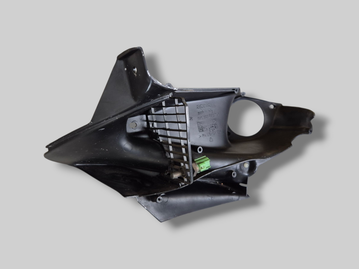 LINKSE INTERNE LUCHTKANAALKUIP, MAT ZWART AP8149278 Aprilia RSV Mille 98-03 