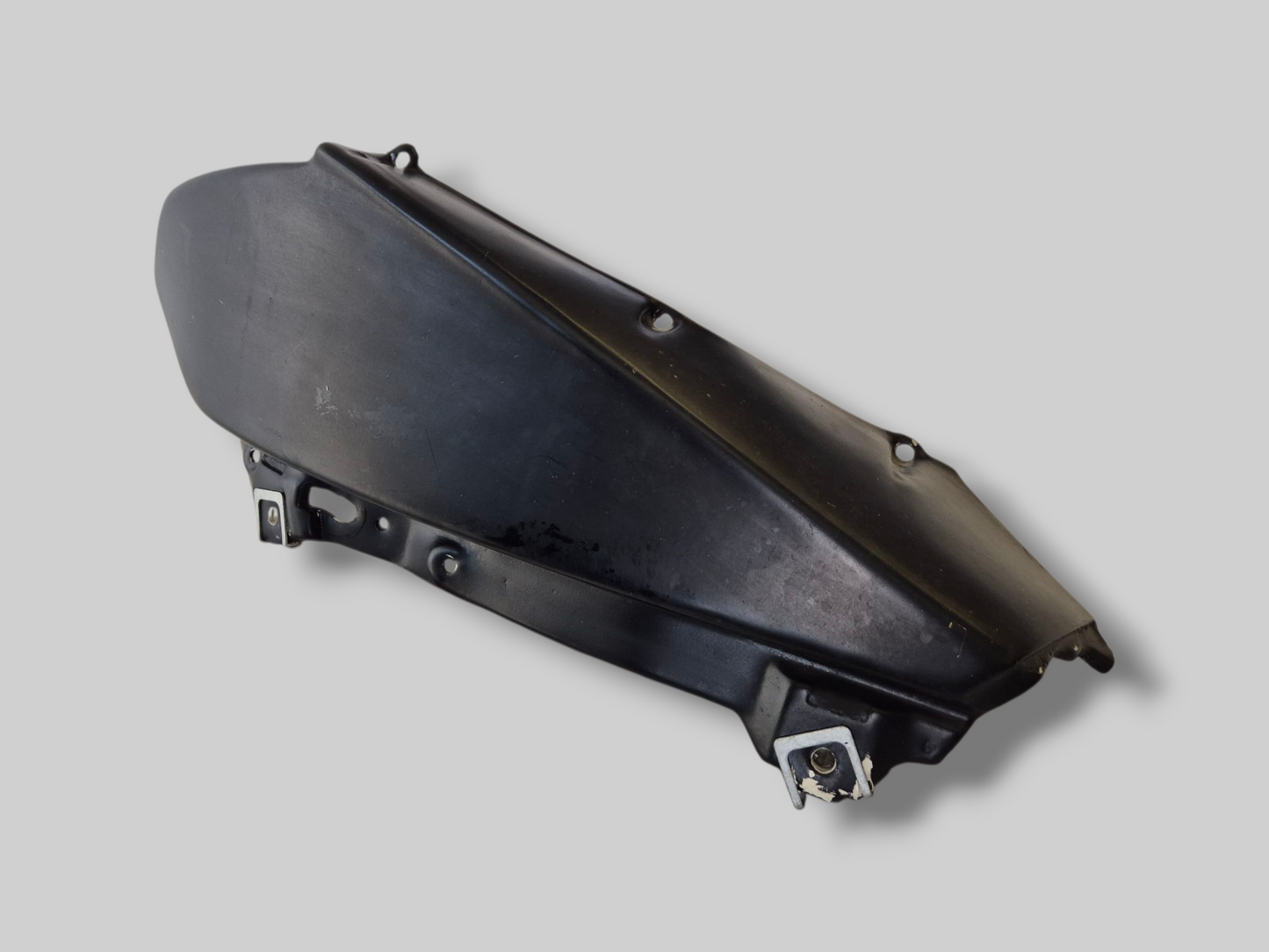 LINKERKANT BUITEN LUCHTINLAATKANAAL ZWART AP8148532 Aprilia RSV Mille 1998-2003 