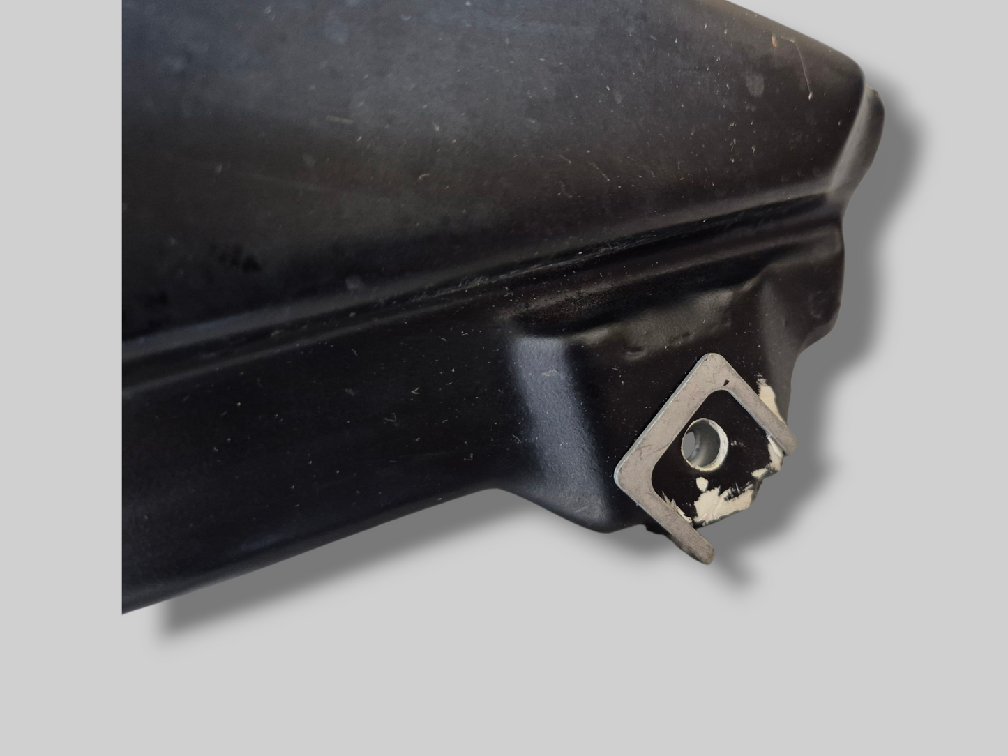 LINKERKANT BUITEN LUCHTINLAATKANAAL ZWART AP8148532 Aprilia RSV Mille 1998-2003 