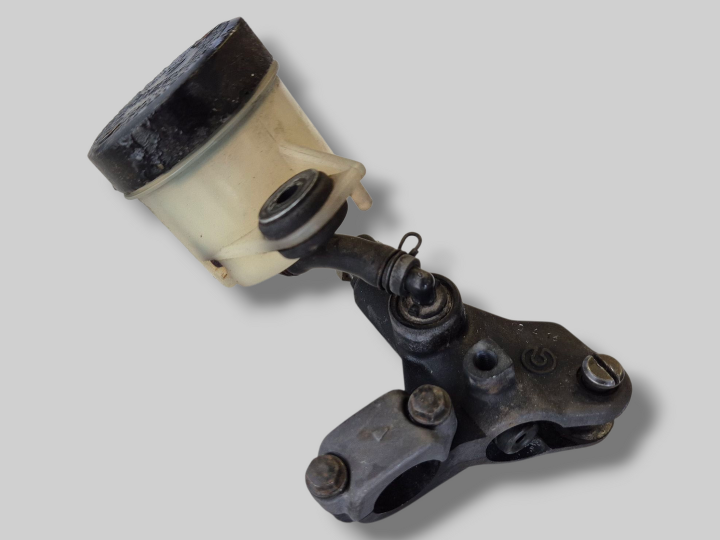 VOORREMPOMP HOOFDCILINDER AP8113969 Aprilia RSV Mille 98-03 / Tuono 02-05 