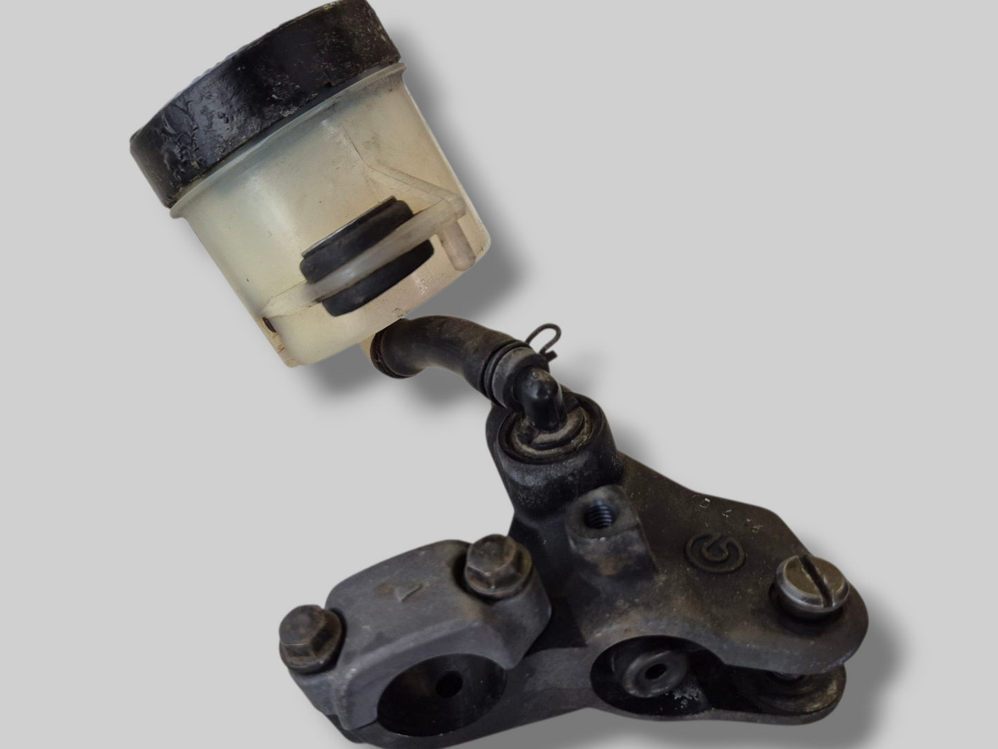 VOORREMPOMP HOOFDCILINDER AP8113969 Aprilia RSV Mille 98-03 / Tuono 02-05 