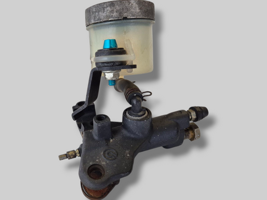 VOORREMPOMP HOOFDCILINDER AP8113969 Aprilia RSV Mille 98-03 / Tuono 02-05 