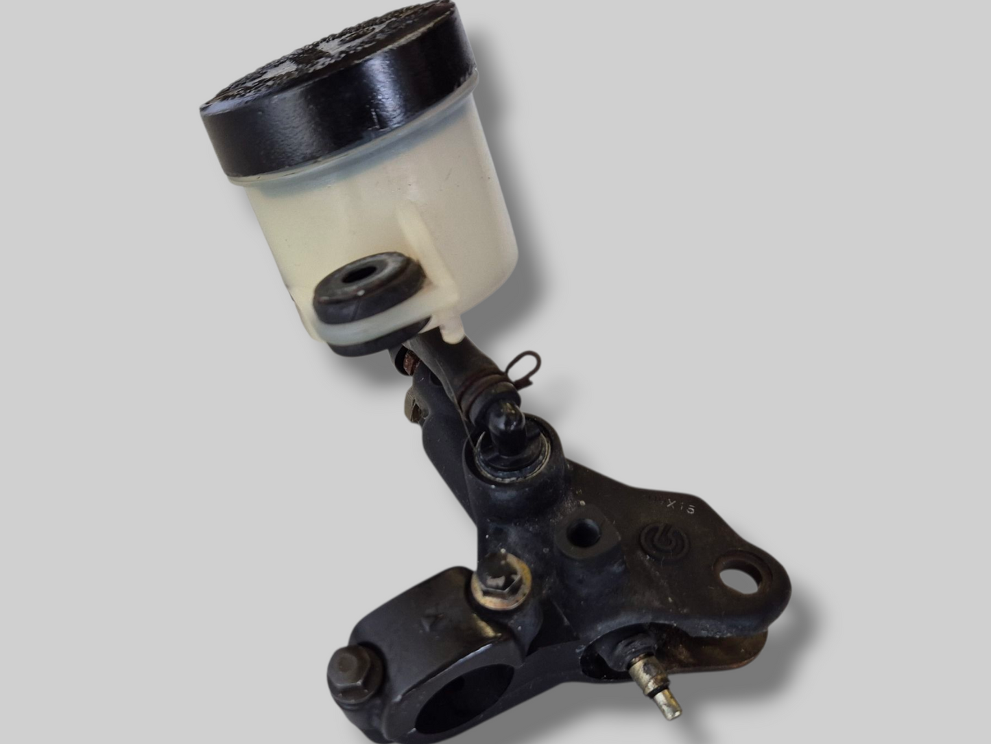 VOORREMPOMP HOOFDCILINDER AP8113969 Aprilia RSV Mille 98-03 / Tuono 02-05 