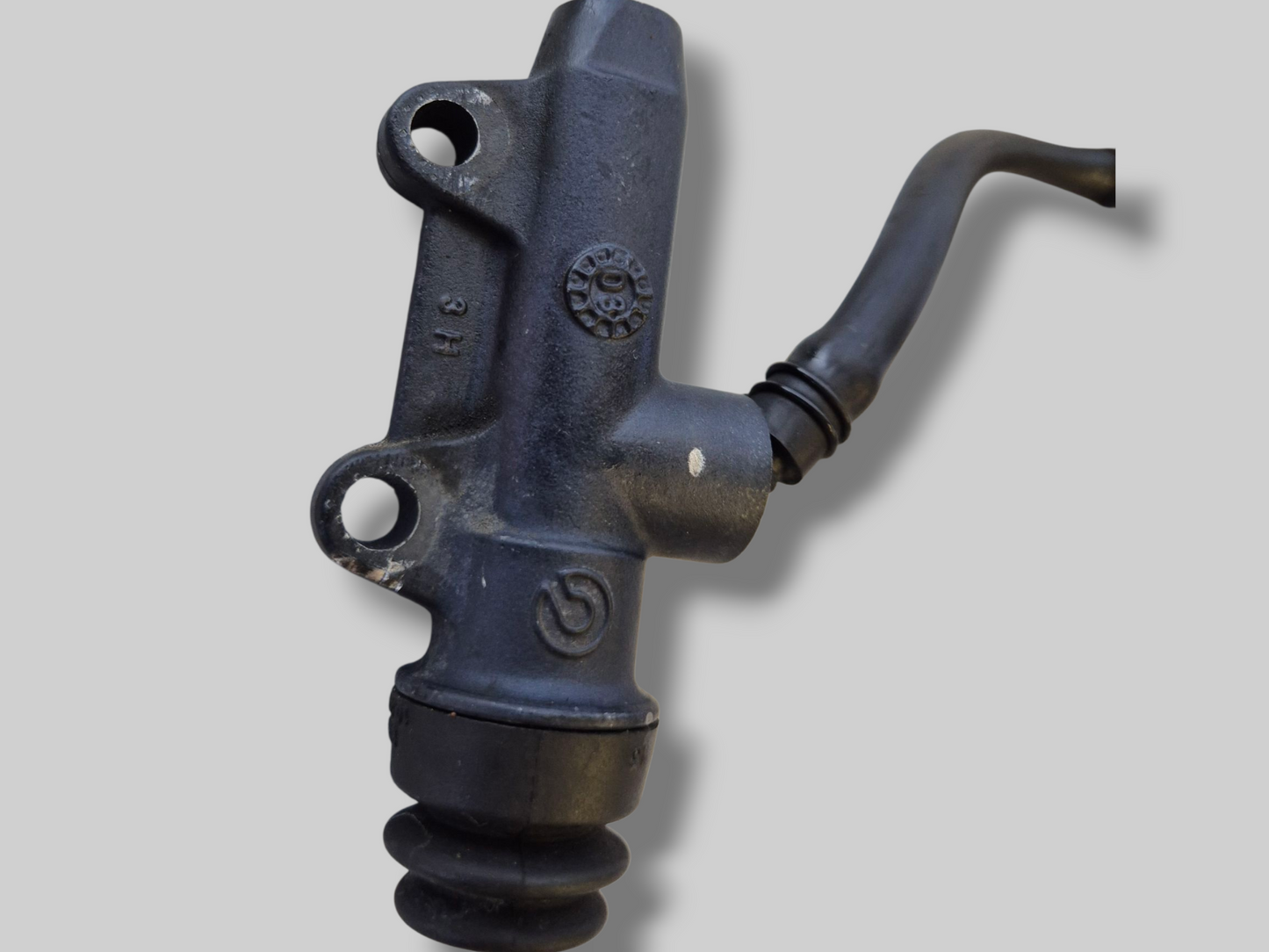 ACHTERREMPOMP HOOFDCILINDER AP8113324 Aprilia RSV Mille 98-03 / Tuono 02-05 