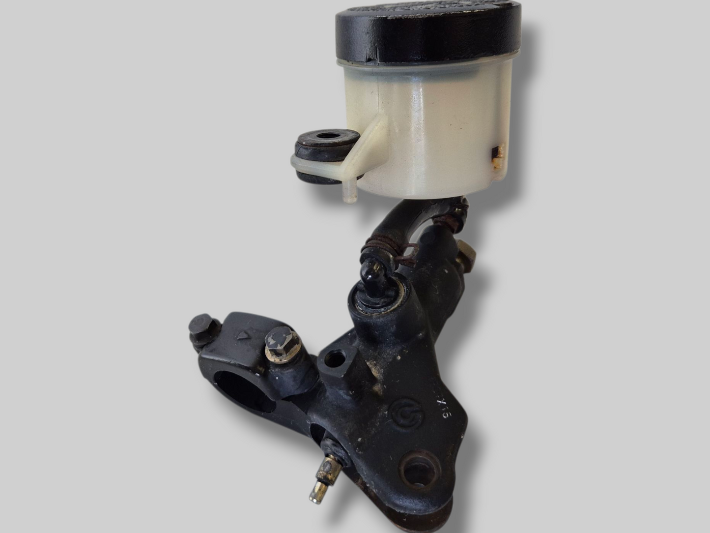 VOORREMPOMP HOOFDCILINDER AP8113969 Aprilia RSV Mille 98-03 / Tuono 02-05 