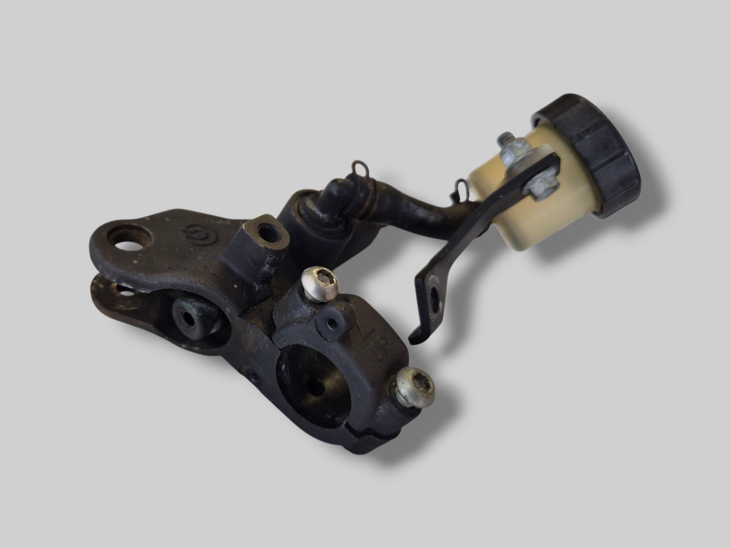 CLUTCH PUMP MASTER CYLINDER AP8106384  Aprilia RSV Mille 98-03 / Tuono 02-05