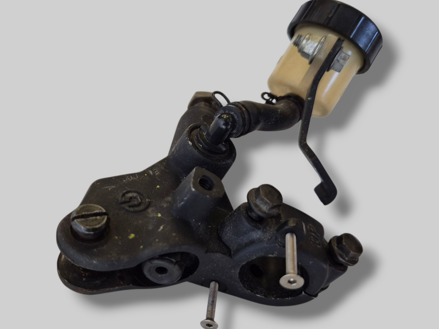 CLUTCH PUMP MASTER CYLINDER AP8106384  Aprilia RSV Mille 98-03 / Tuono 02-05