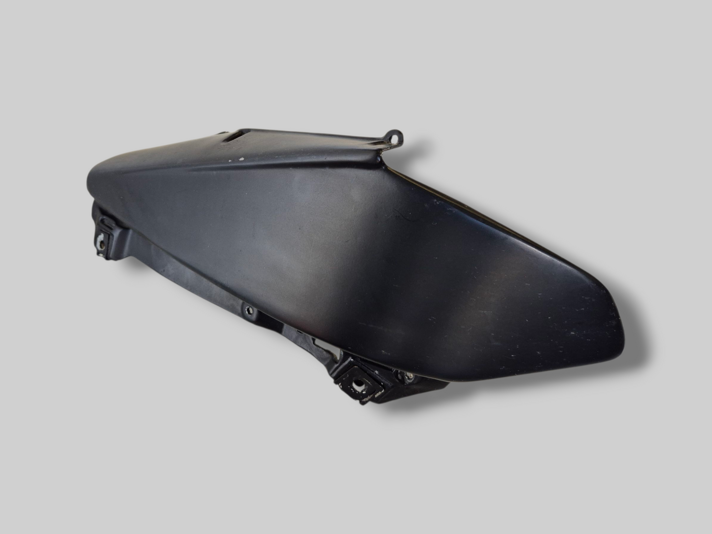 RECHTERKANT BUITENLUCHTINLAATKANAAL NEP CARBON GEDIPPT AP8139416 Aprilia RSV Mille 1998-2003 