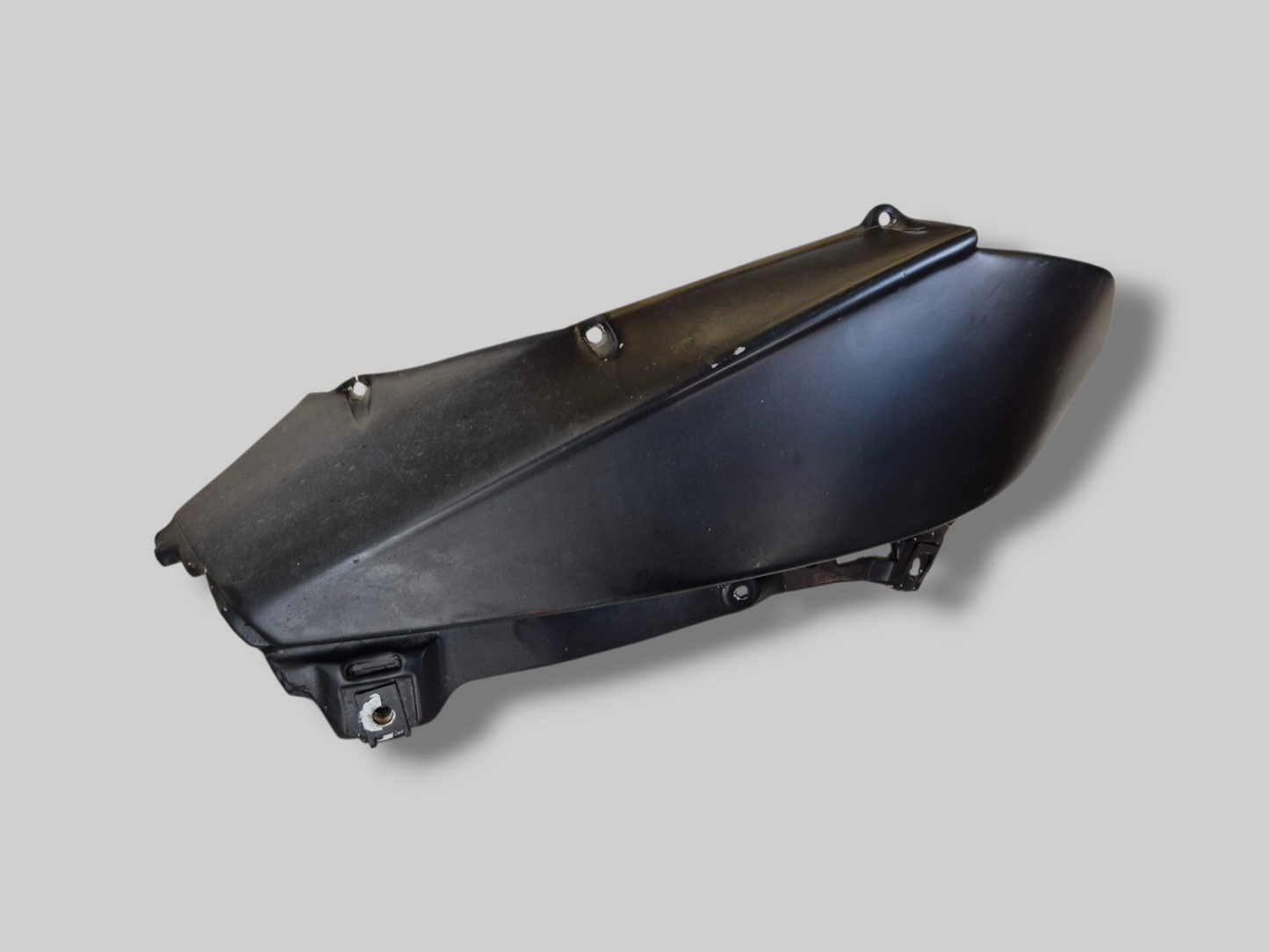 RECHTERKANT BUITENLUCHTINLAATKANAAL NEP CARBON GEDIPPT AP8139416 Aprilia RSV Mille 1998-2003 