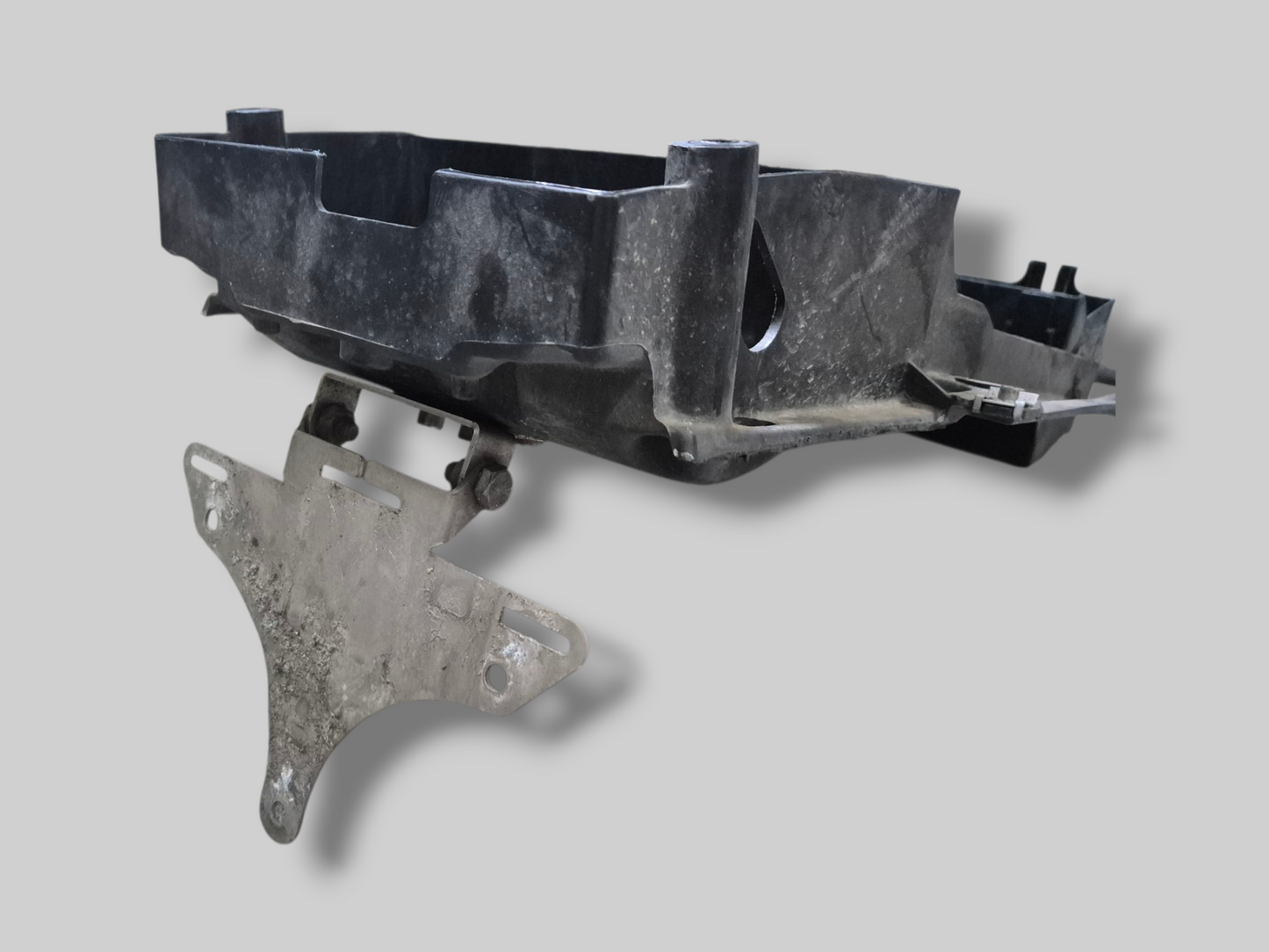 ONDER ZADEL / ACCUHOUDER AP8138591 Aprilia RSV Mille 98-03