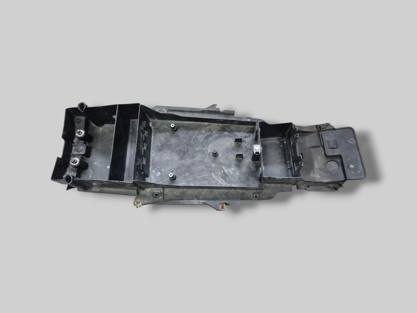 ONDER ZADEL / ACCUHOUDER AP8138591 Aprilia RSV Mille 98-03