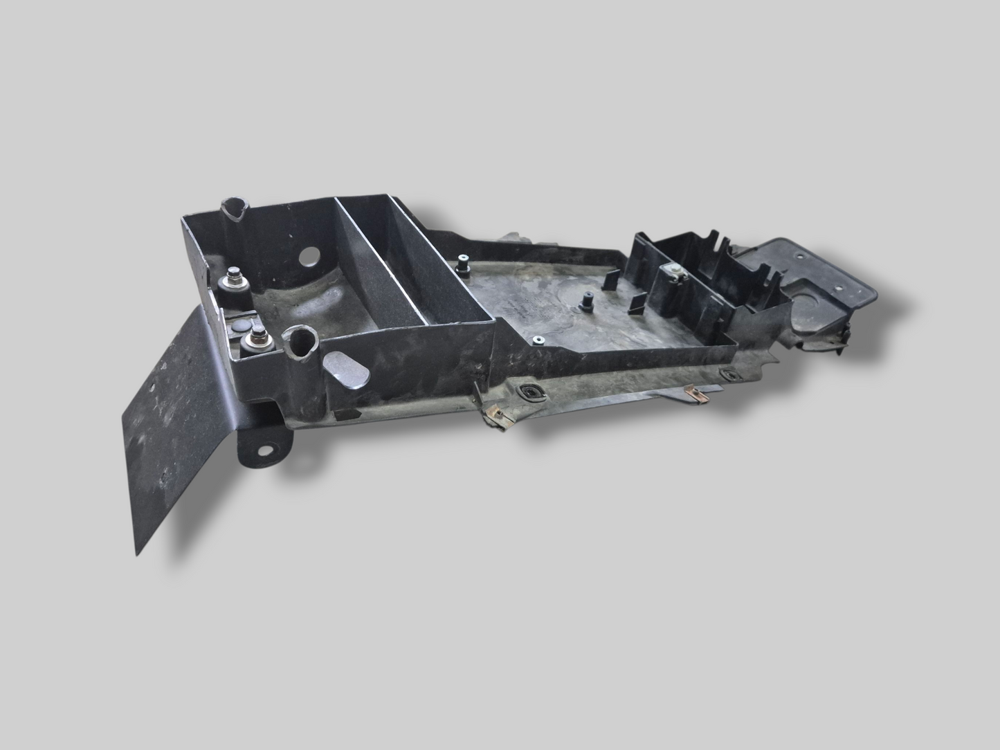 ONDER ZADEL / ACCUHOUDER AP8138591 Aprilia RSV Mille 98-03