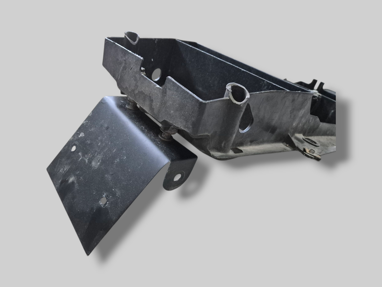 ONDER ZADEL / ACCUHOUDER AP8138591 Aprilia RSV Mille 98-03