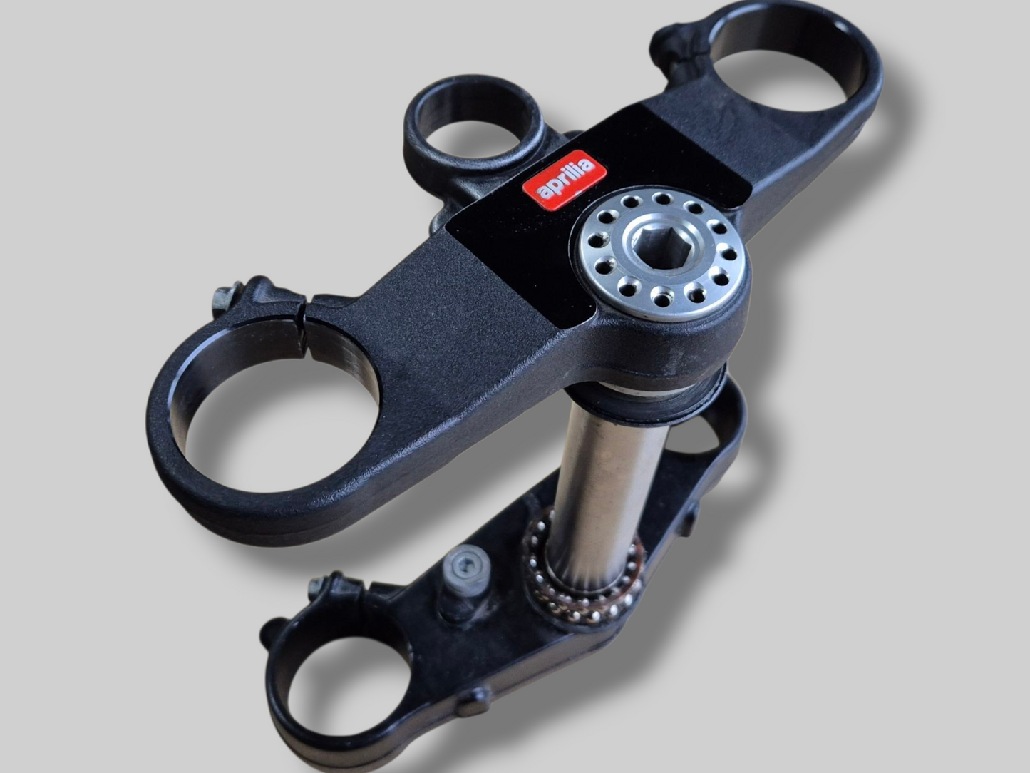 ONDERSTE DRIEVOUDIGE KLEM STEMBASIS AP8123640 Aprilia RSV Mille 01-03 / Tuono 02-05 