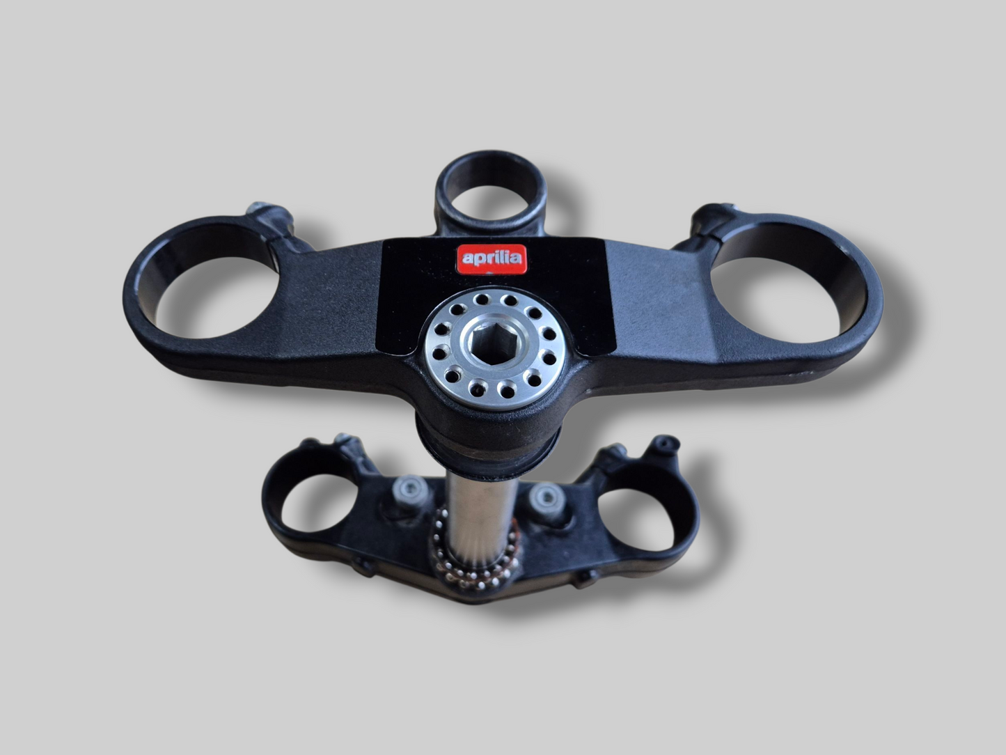 ONDERSTE DRIEVOUDIGE KLEM STEMBASIS AP8123640 Aprilia RSV Mille 01-03 / Tuono 02-05 