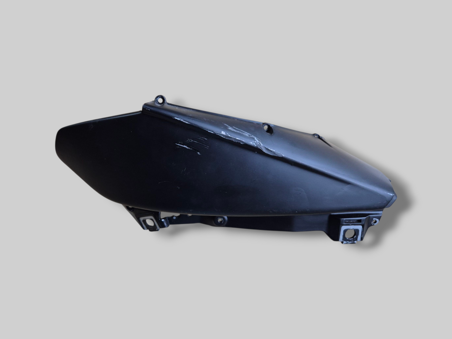 RECHTERKANT BUITENLUCHTINLAATKANAAL NEP CARBON GEDIPPT AP8139416 Aprilia RSV Mille 1998-2003 