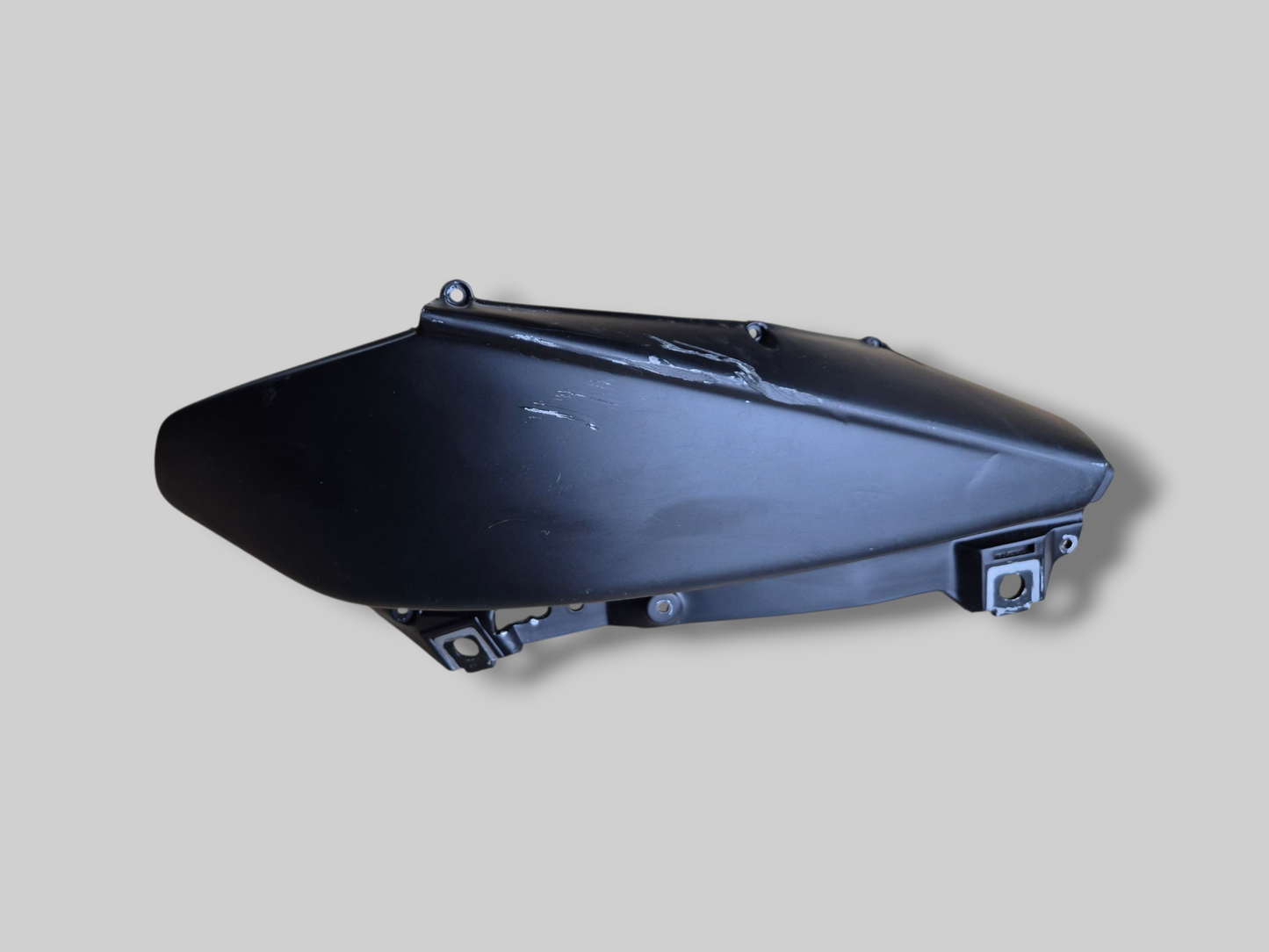 RECHTERKANT BUITENLUCHTINLAATKANAAL NEP CARBON GEDIPPT AP8139416 Aprilia RSV Mille 1998-2003 