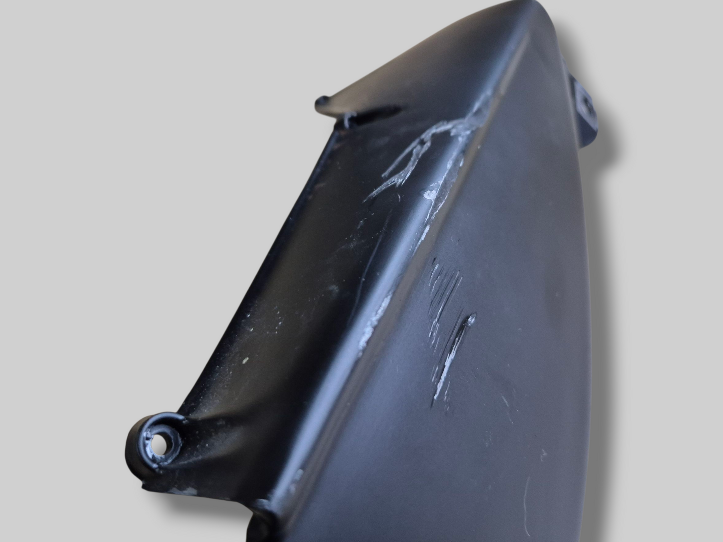 RECHTERKANT BUITENLUCHTINLAATKANAAL NEP CARBON GEDIPPT AP8139416 Aprilia RSV Mille 1998-2003 